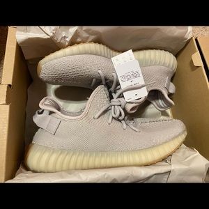 Yeezy 350 V2 sesame